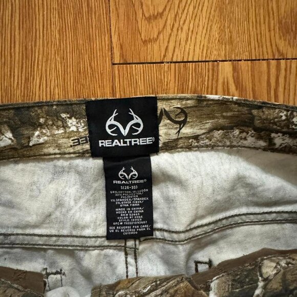 RealTree Lightweight Camouflage Hunting Outdoors Pants - Picture 3 of 6